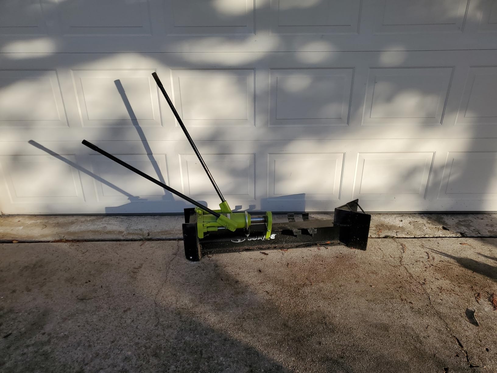 Sun Joe Cordless Manual Hydraulic Log Splitter, 10 Ton Capacity, LJ10M customer photo 1
