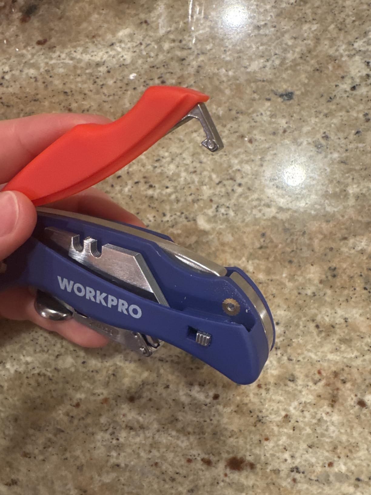 WORKPRO Folding Utility Knife, Quick-Change Box Cutter customer photo 2