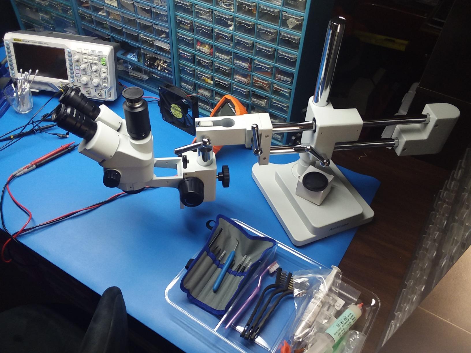 AmScope SM-4NTP 45X Simul-Focal Stereo Lockable Zoom Microscope on Dual customer photo 2