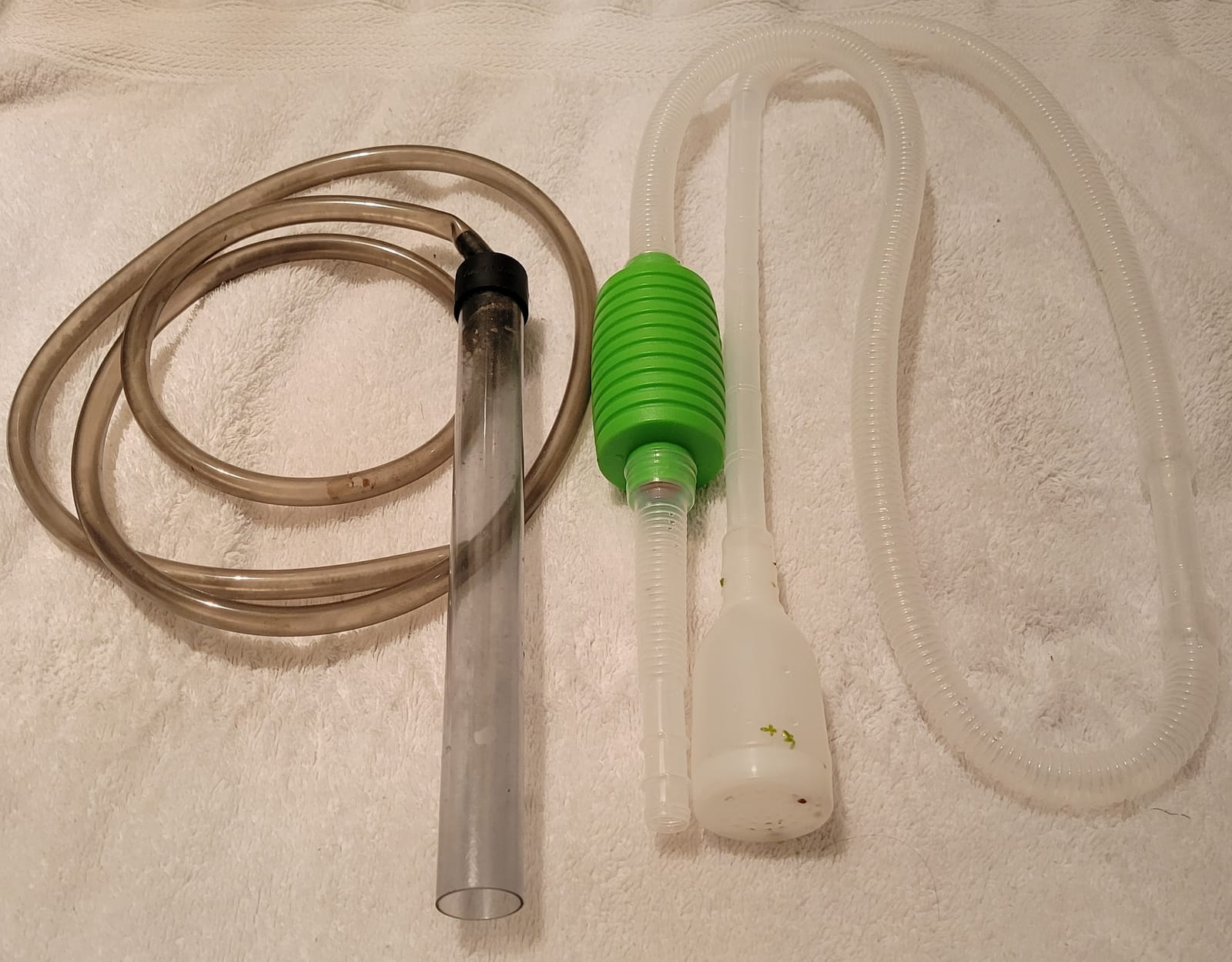 Luigi's Fish Tank Cleaner - Turtle Tank Accessories - Gravel Vacuum for Aquarium - Hand Siphon Hose to Remove and Change Water or Sand in Minutes - Aquarium Cleaning Tools customer photo 2