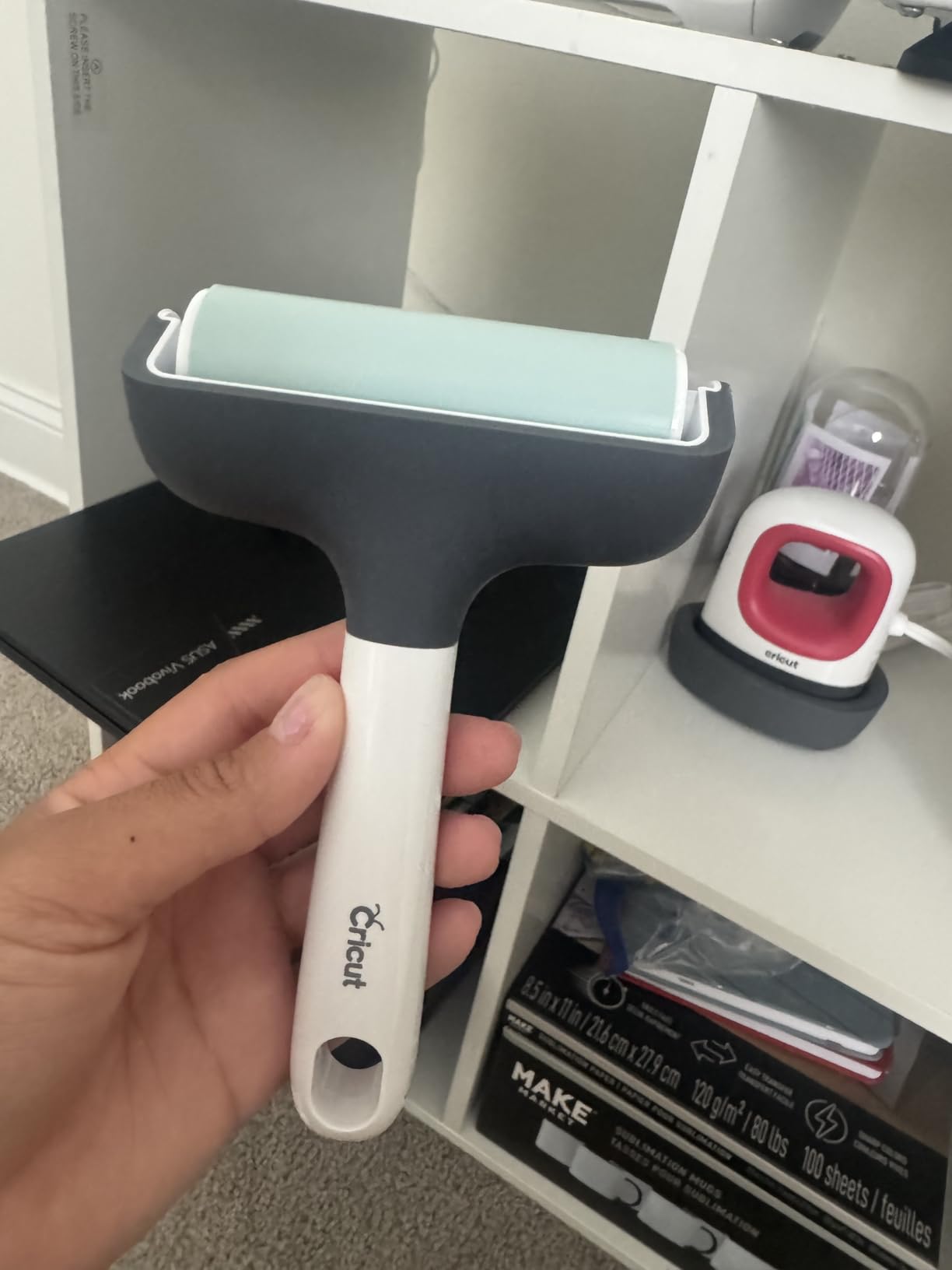 Cricut Brayer, Rubber Roller for Crafts, Works with Fabric, Vinyl, Iron-On & Inking Blocks customer photo 2