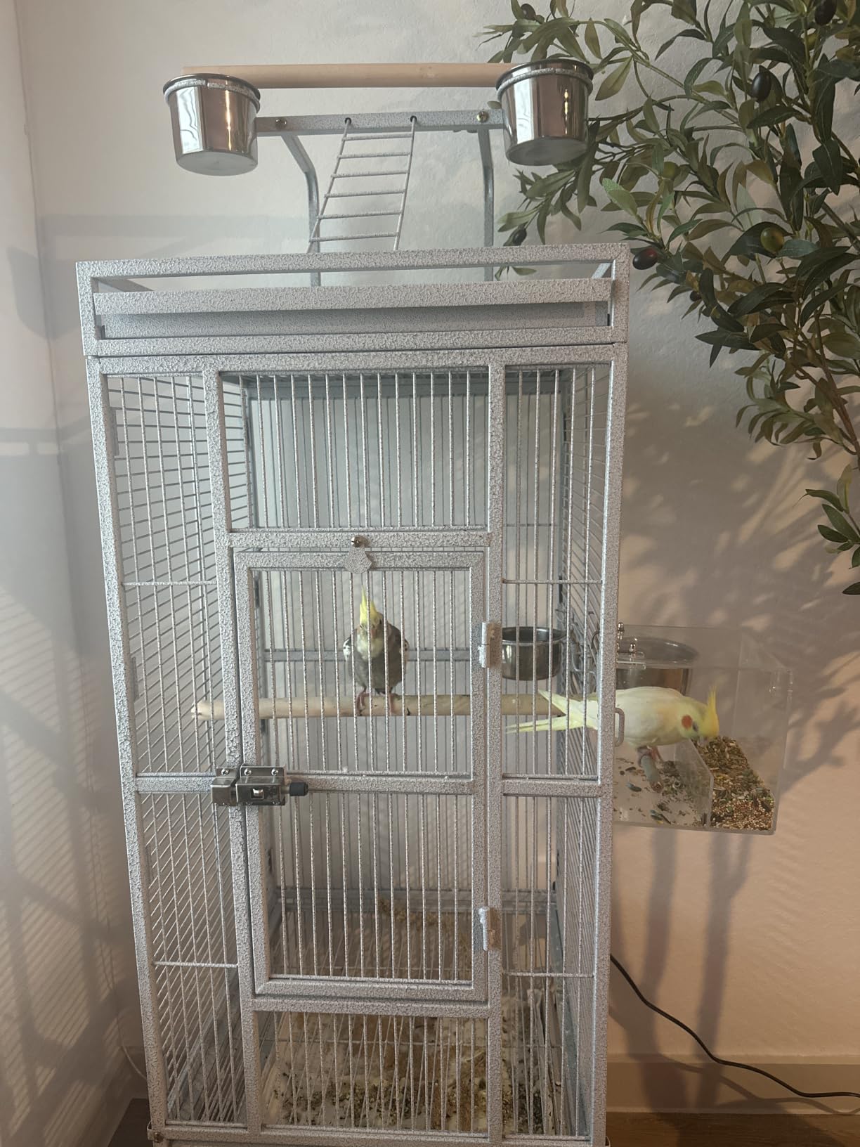 SUPER DEAL PRO 61-inch 2in1 Large Bird Cage with Rolling Stand Playtop Parrot Chinchilla Finch Cage Macaw Conure Cockatiel Cockatoo Pet House Wrought Iron Birdcage, Black customer photo 2