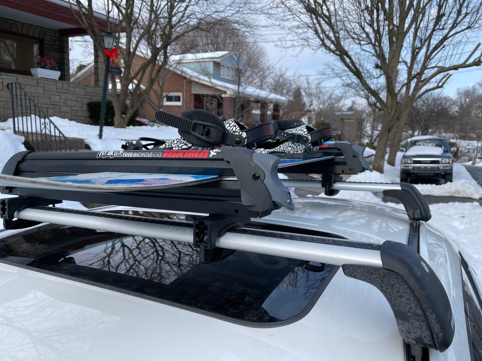 Yakima PowderHound 6 Ski & Snowboard Car Roof Rack for Crossbars customer photo 1