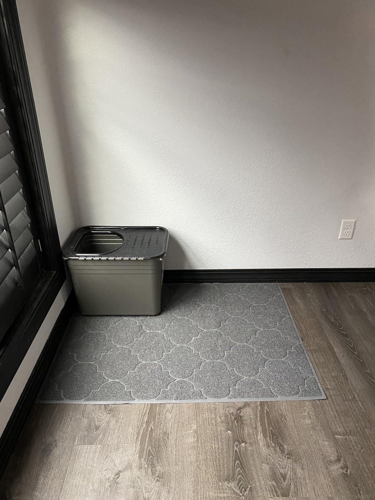 LittleTiger Cat Litter Mat, XL Super Size, Phthalate Free, Easy to Clean, 46x35 Inches, Durable, Soft on Paws, Large Litter Mat. customer photo 1