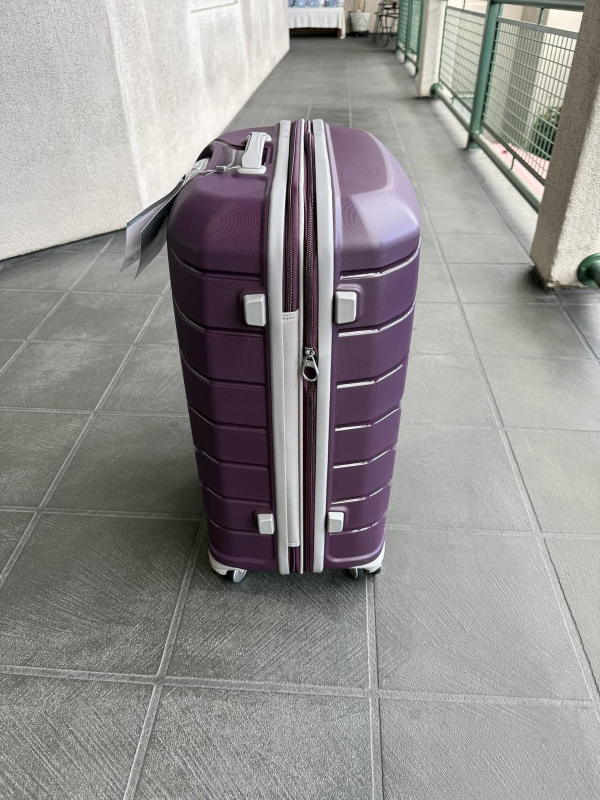 Samsonite Freeform Hardside Carry-On Luggage with Spinner Wheels - Hardshell Suitcase - TSA, Airline-Approved - Expandable Hard Shell, Smooth Rolling Wheels for Lightweight Travel - Navy customer photo 2