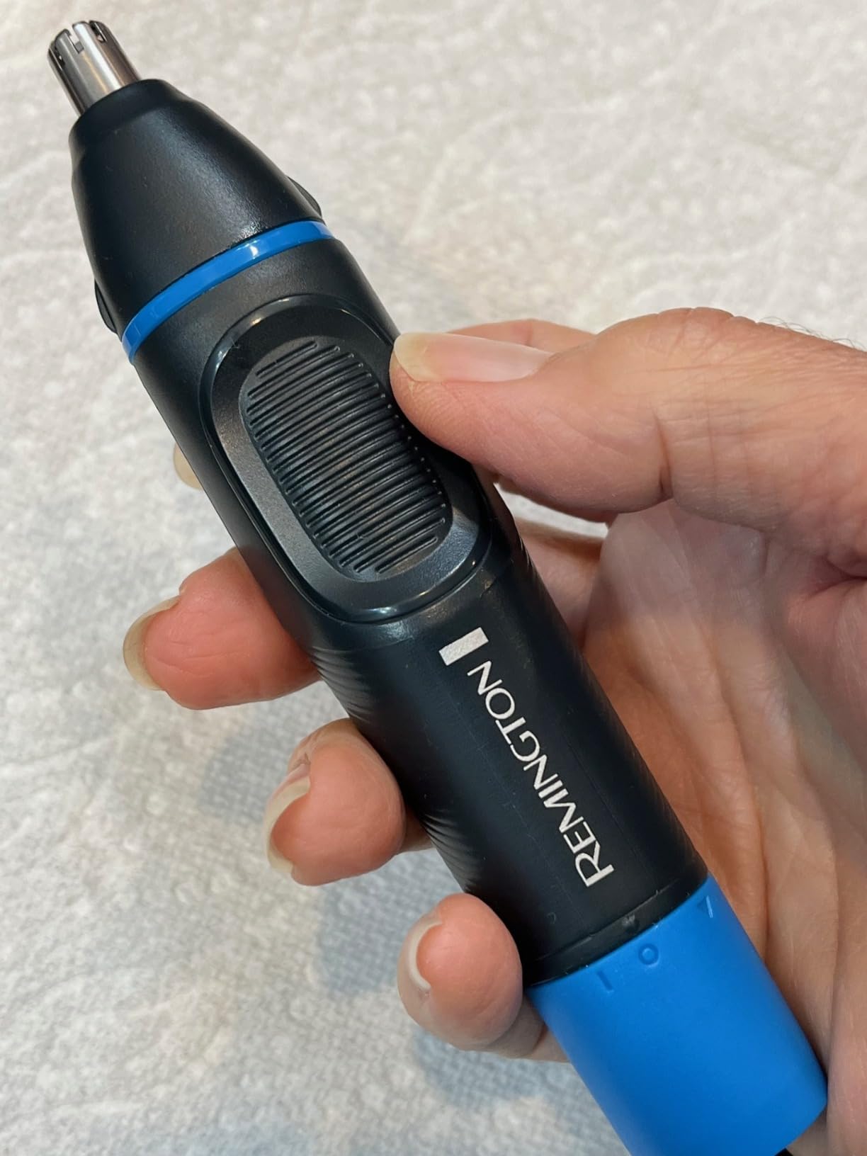 Remington Nose, Ear & Eyebrow Trimmer, Waterproof Groomer customer photo 1