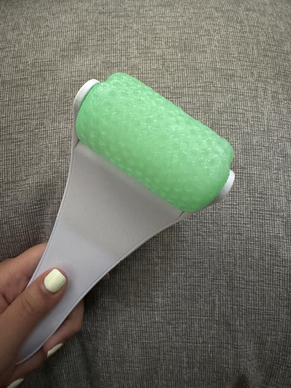 LATME Ice Roller for Face Eyes,Womens Gifts,Face Massager Roller Puffiness Migraine Pain Relief and Minor Injury (Green) customer photo 1