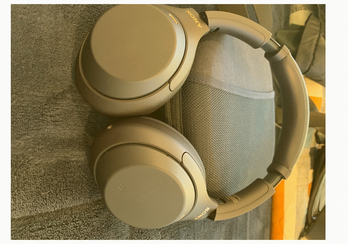 Sony WH-1000XM4 Wireless Noise Cancelling Headphones, Silver customer photo 1