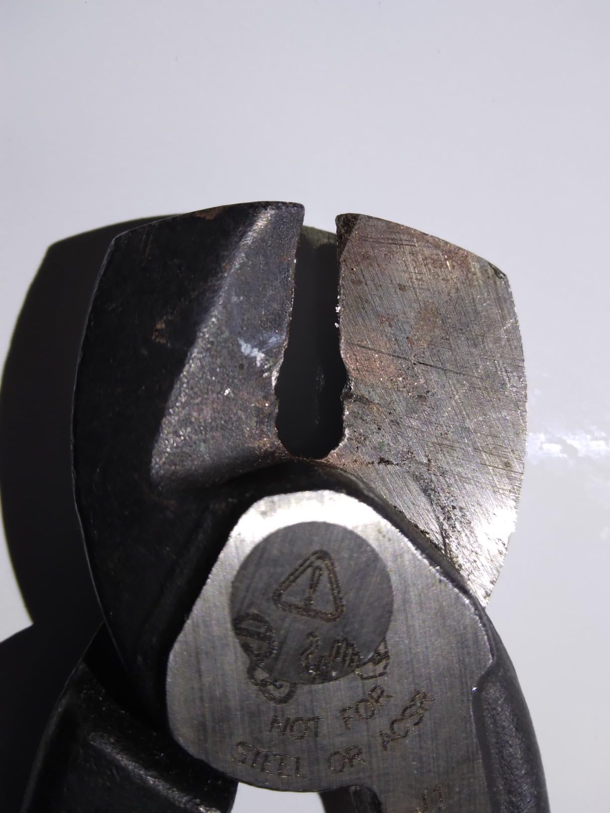 Klein Tools 63215 Cable Cutter, Made in USA, High-Leverage 6.5-Inch Compact, Forged From US Made Steel, Ideal for Cutting Aluminum and Copper Cable customer photo 2