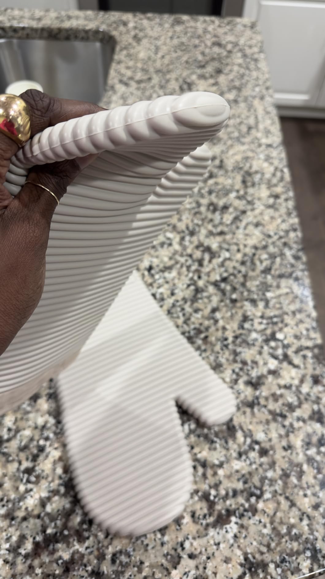 KitchenAid Ribbed Oven Mitts customer photo 1
