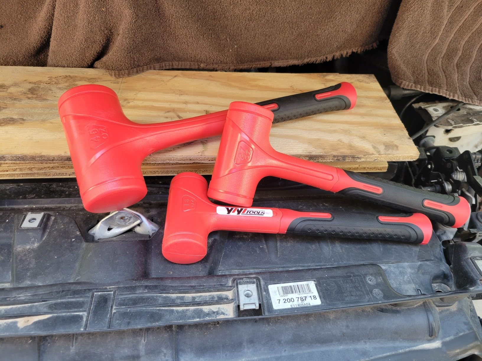 YIYITOOLS Dead Blow Hammer Set, 3 Piece/16oz(1LB),27oz(1.5LB),45oz(3LB),Red and Black, Shockproof Design, No Rebound Mallet Unibody Molded Checkered Grip Spark and Rebound Resistant (YY-3-013) customer photo 1
