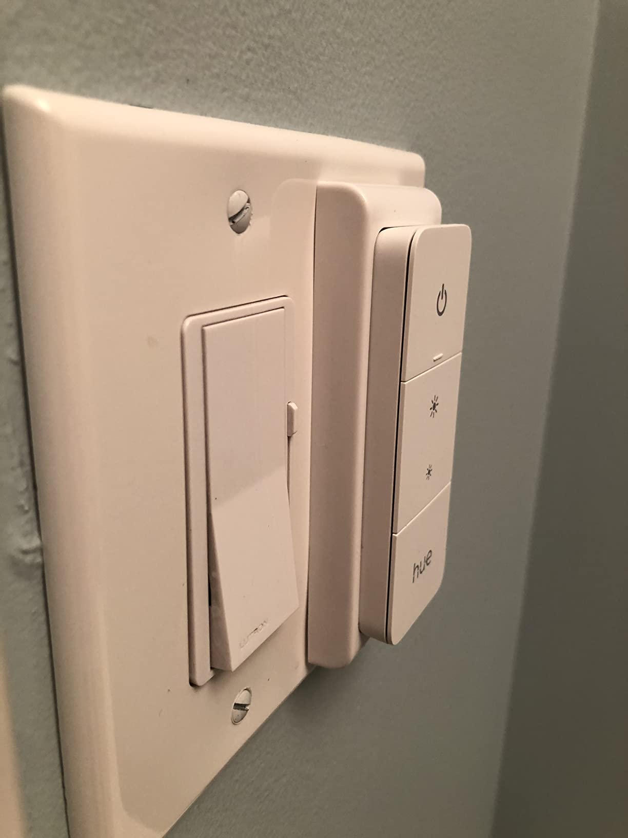 Philips Hue Smart Dimmer Switch Remote, 1-Pack, White customer photo 2