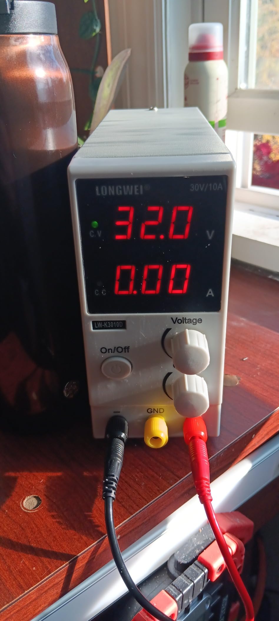 LONGWEI DC Power Supply Variable,30V 10A 4 Digital LED Display Adjustable Regulated Switching Power Supply Digital with Leads Power Cord Used for Spectrophotometer and lab Equipment Repair (Black) customer photo 2