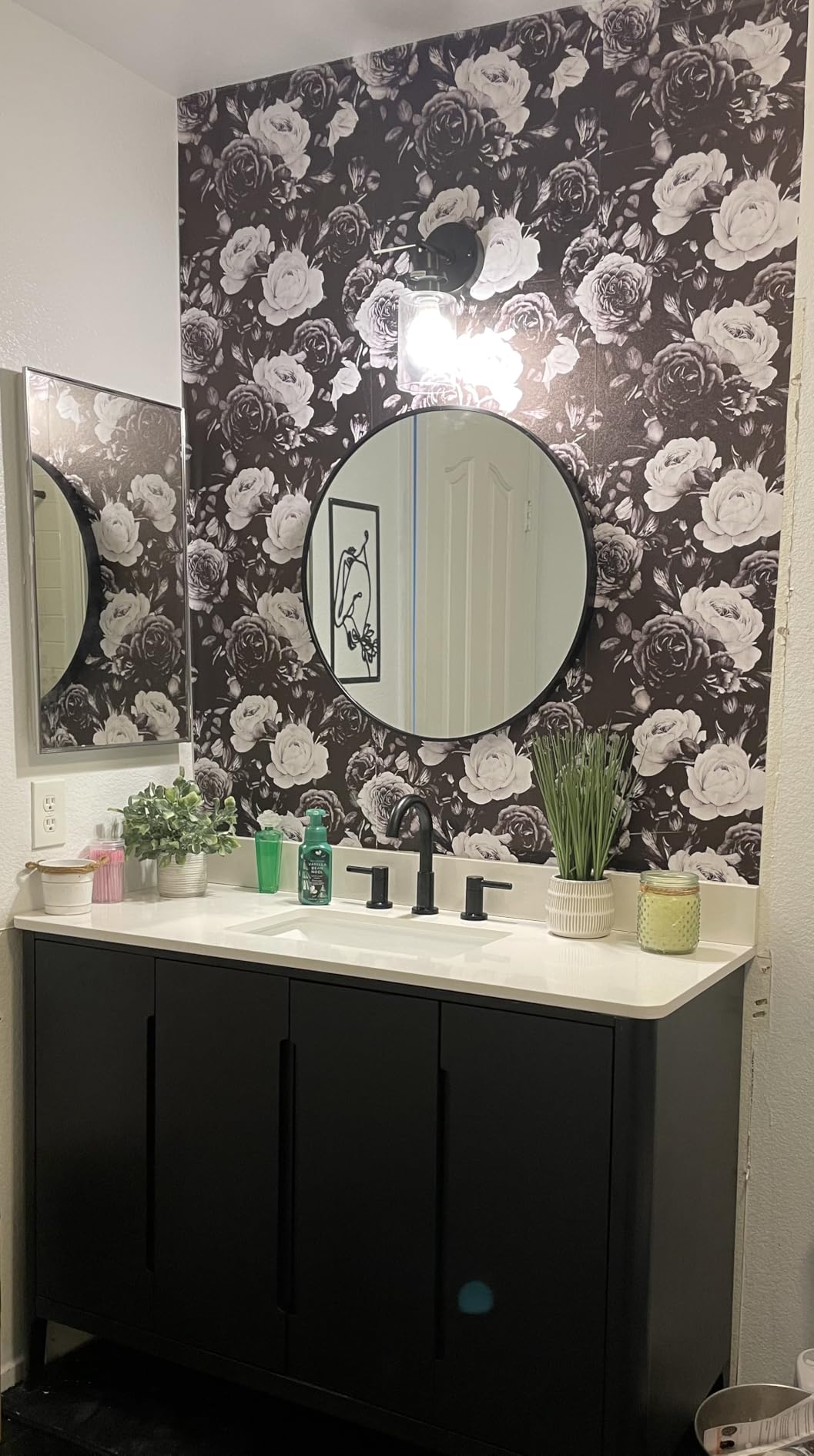 GORDNWE Modern Bathroom Wall Sconce, Matte Black Vanity Wall Light Fixture customer photo 1