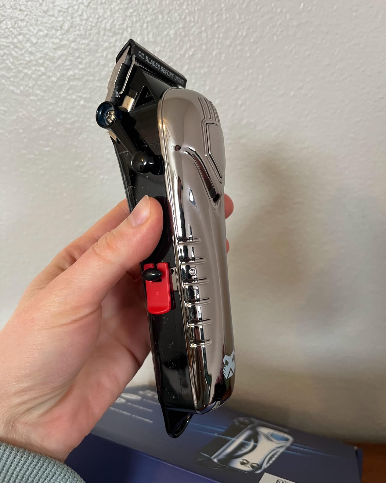 Chicclly Low Noise Hair Clippers for Men & Women with 10 Color Guide Combs customer photo 1
