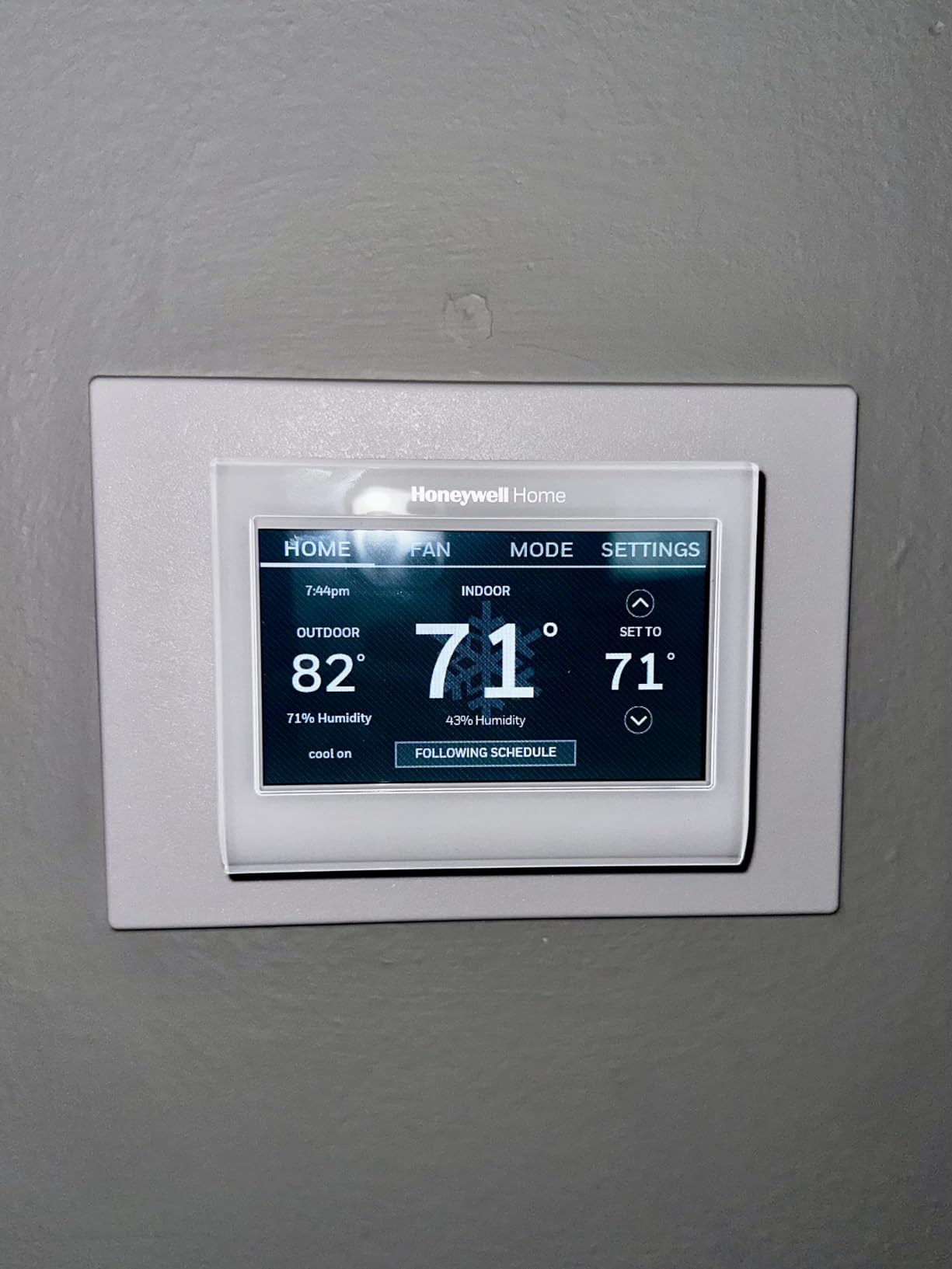 Honeywell RTH9600WF customer photo 1