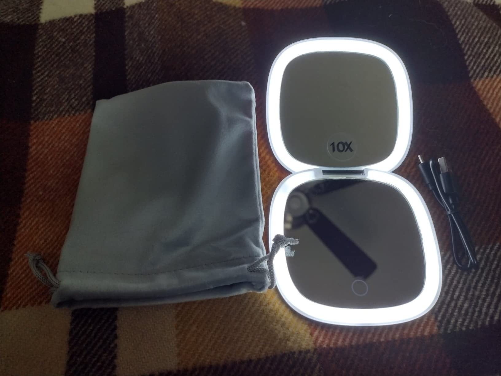 Mavoro LED Compact Makeup Mirror | 1x/10x | USB-C Charging | Graphite Grey customer photo 2