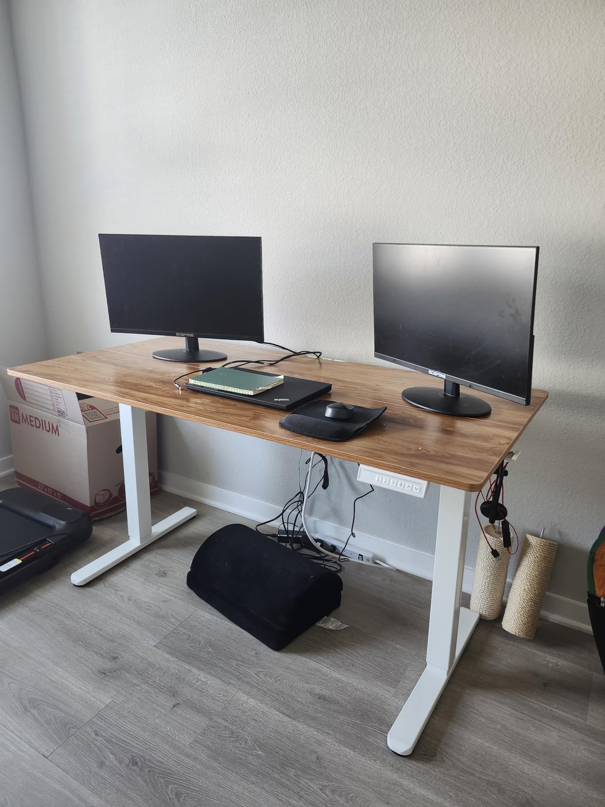 ErGear Height Adjustable Electric Standing Desk, 48 x 24 Inches Sit Stand up Desk, Memory Computer Home Office Desk, Vintage Brown customer photo 2