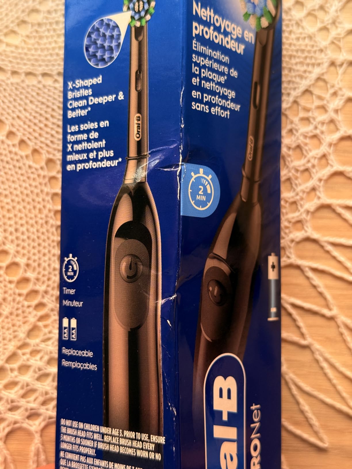 Oral-B Pro 100 CrossAction, Battery Powered Toothbrush, Black, 1 Count (Pack of 1) customer photo 1