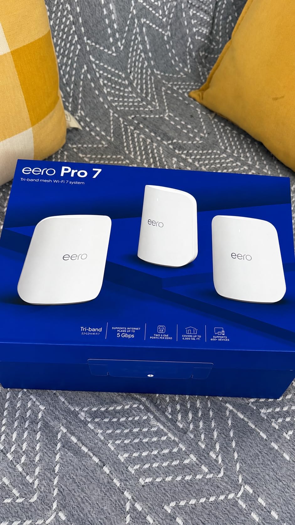 Amazon eero Pro 7 tri-band mesh Wi-Fi 7 router - Supports internet plans up to 5 Gbps, Coverage up to 2,000 sq. ft., 1-pack customer photo 1