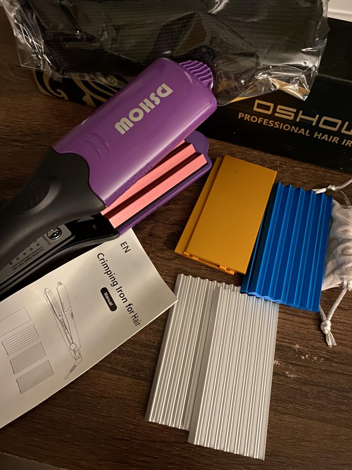 DSHOW 4-in-1 Hair Crimper for Women Crimping Iron for Hair with 8/6/4 Tooth Flat Interchangeable Plates, Titanium Ceramic Coated Tool for Root Lift, 80s Zigzag Texture, 5 Heat 140-220℃, Dual Voltage customer photo 2