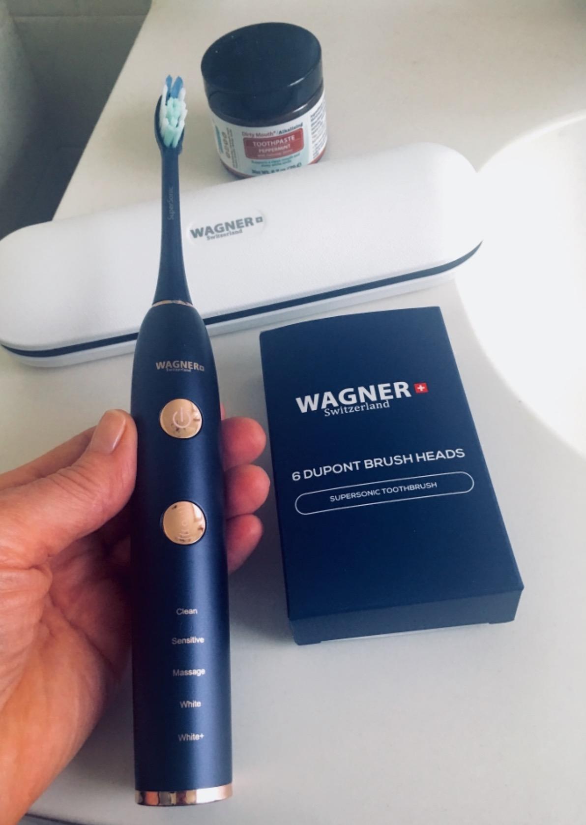 Wagner Stern WHITEN+ Electric Toothbrush, 48,000 VPM, Pressure Sensor, 5 Modes, 8 Brush Heads, Travel Case customer photo 1