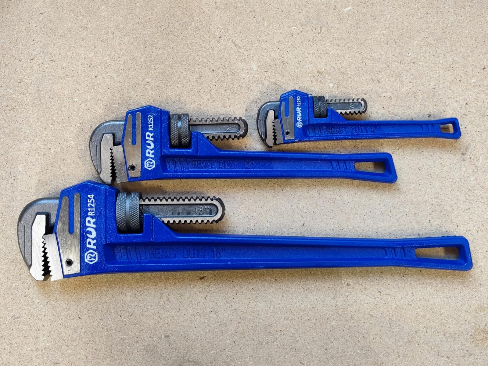 3Pcs 8&12&18-inch Heavy Duty Pipe Wrench Sets - Heavy Duty Straight Plumber Wrenches Set,Easy Adjusting,Tight Bite without Slipping customer photo 2