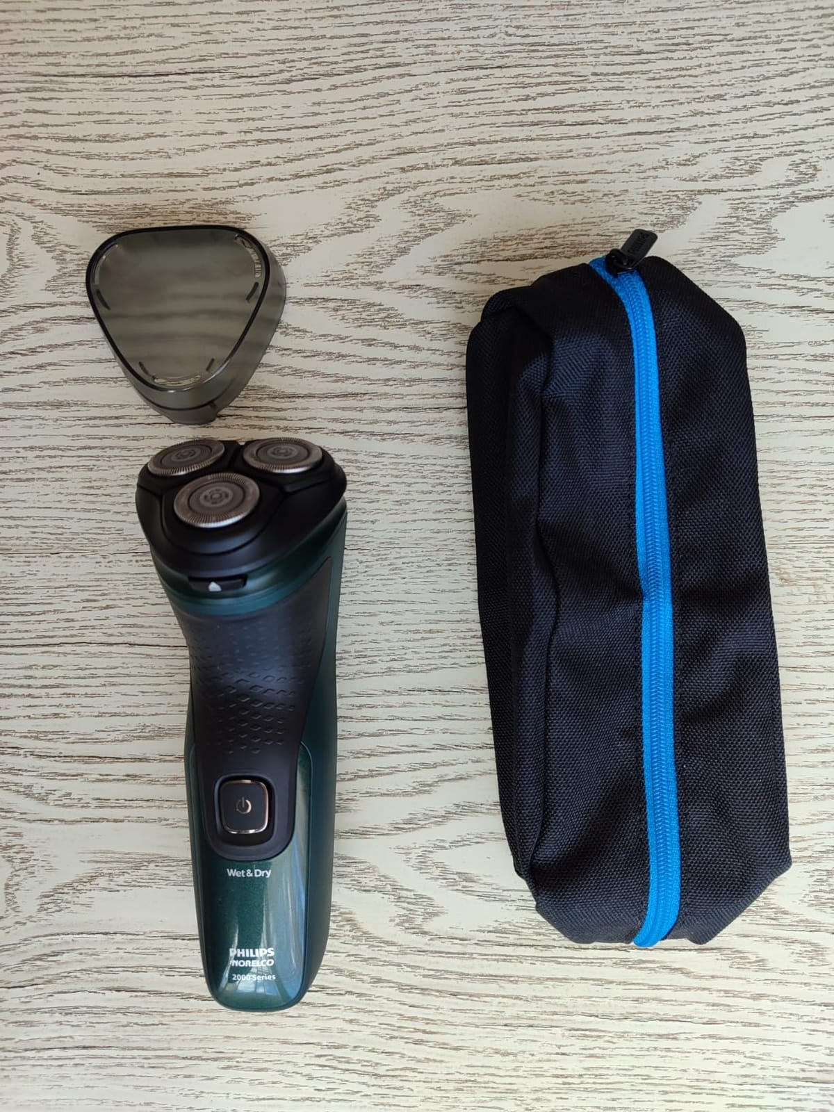 Philips Norelco 2600 Electric Shaver, Dark Forest Green customer photo 1