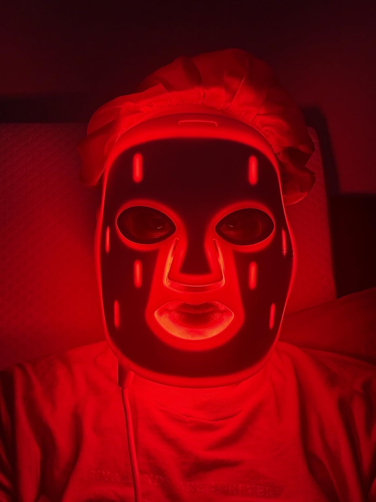 LifePro Revitaglow Red Light Therapy Mask - Triple Chip LED Face Mask customer photo 2