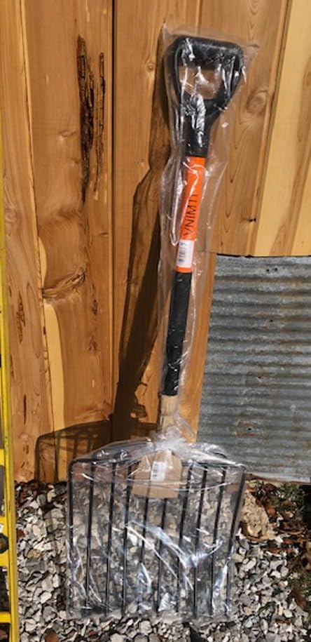 VNIMTI Pitch Fork for Gardening, 10 Tines Wide Pitch Fork with Fiberglass Handle, Heavy Duty Pitch Fork for Bedding, 45 Inches customer photo 1