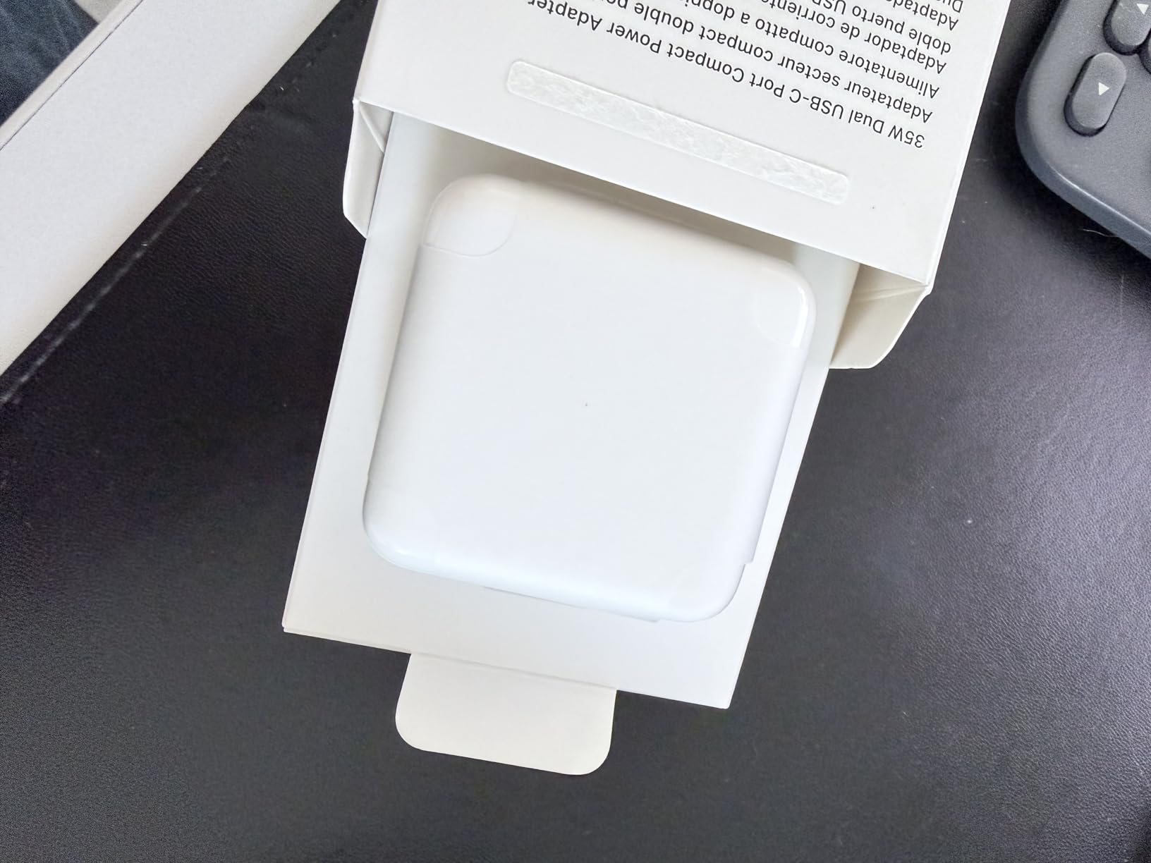 Apple 35W Dual USB-C customer photo 2