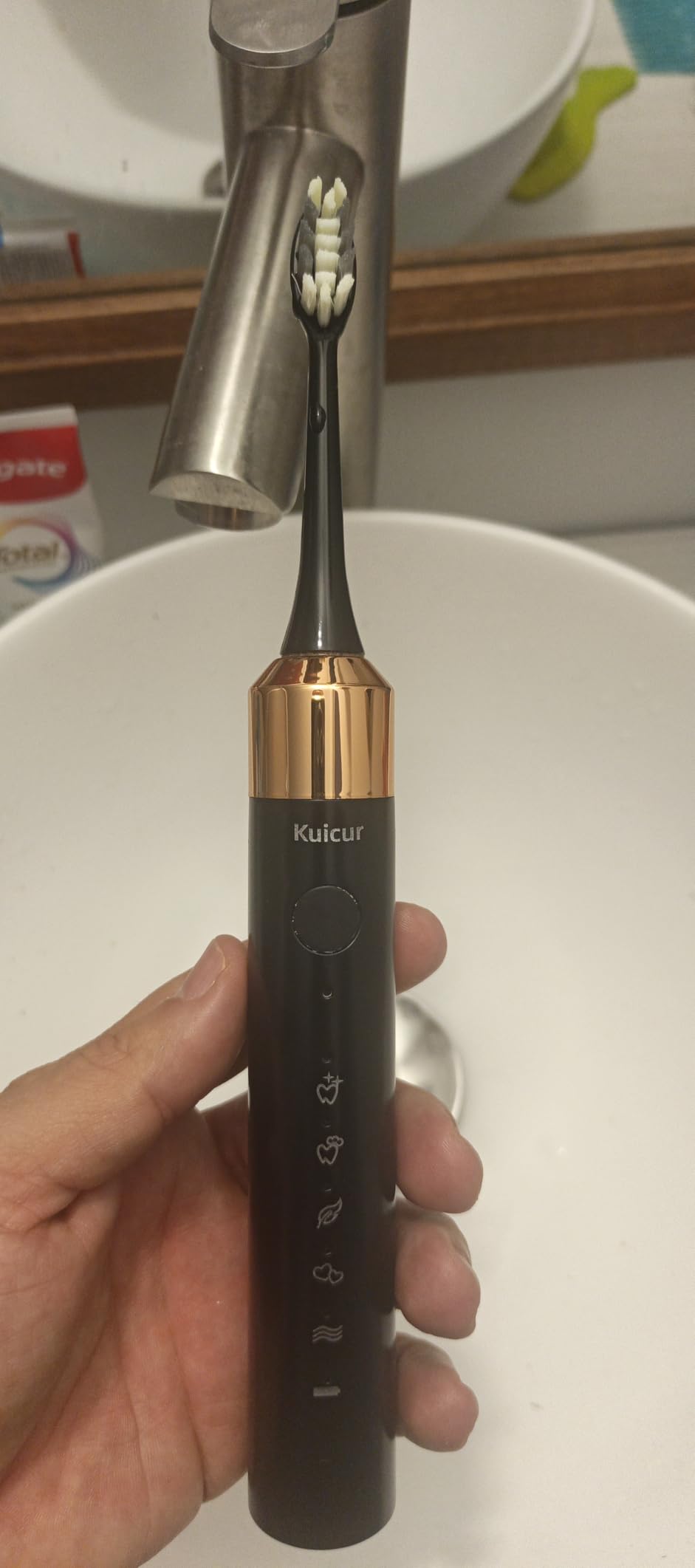 Kuicur Portable Electric Soft Toothbrush with Travel Case, 90-Day Largest Battery Life, 10 Brush Heads, 5 Modes Deep Clean, Ergonomically-Designed for Enhanced Comfort - Ideal Gift for Adults & Kids customer photo 1