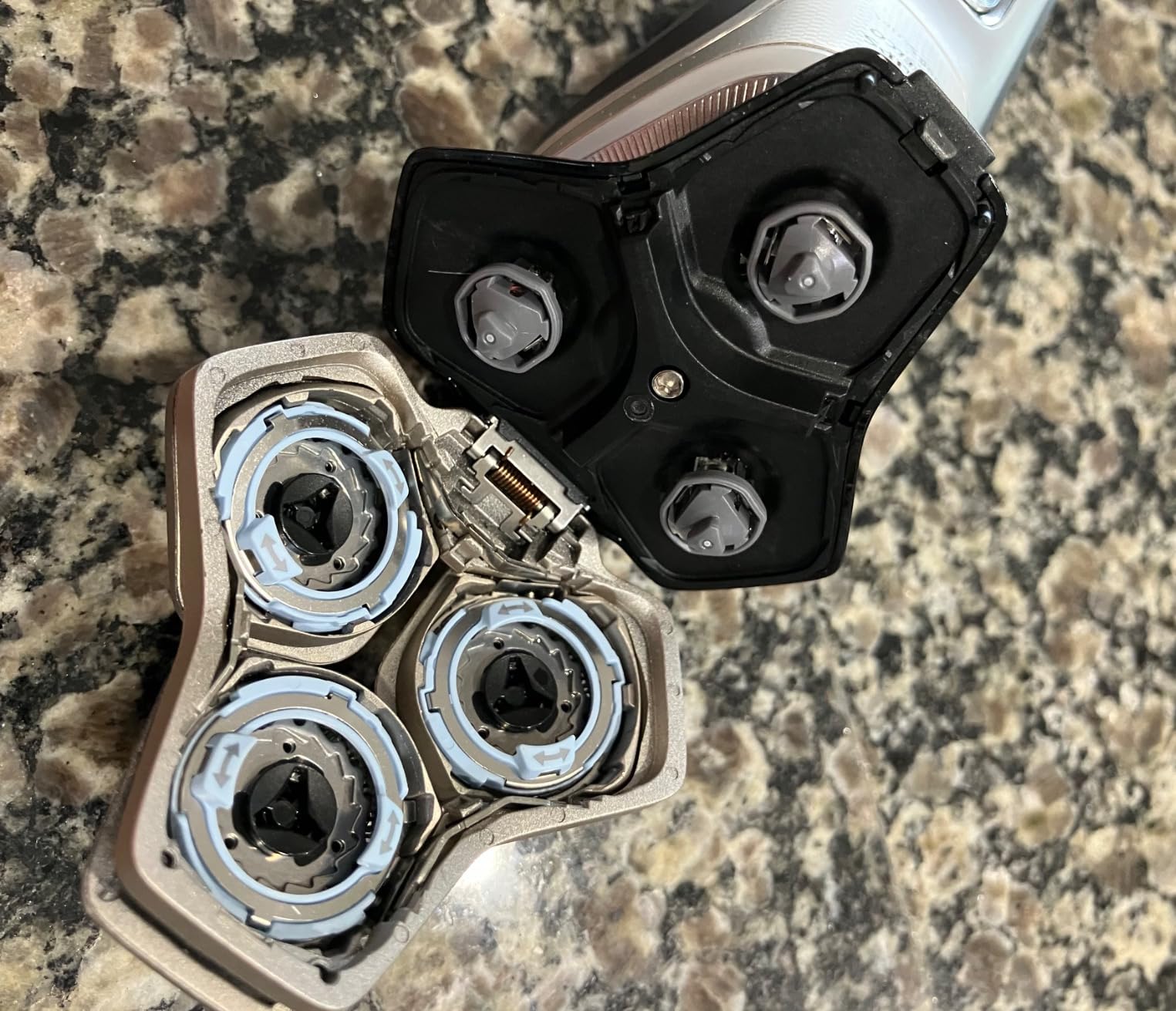 Philips Norelco 9000 Electric Shaver, Space Grade Edition customer photo 1