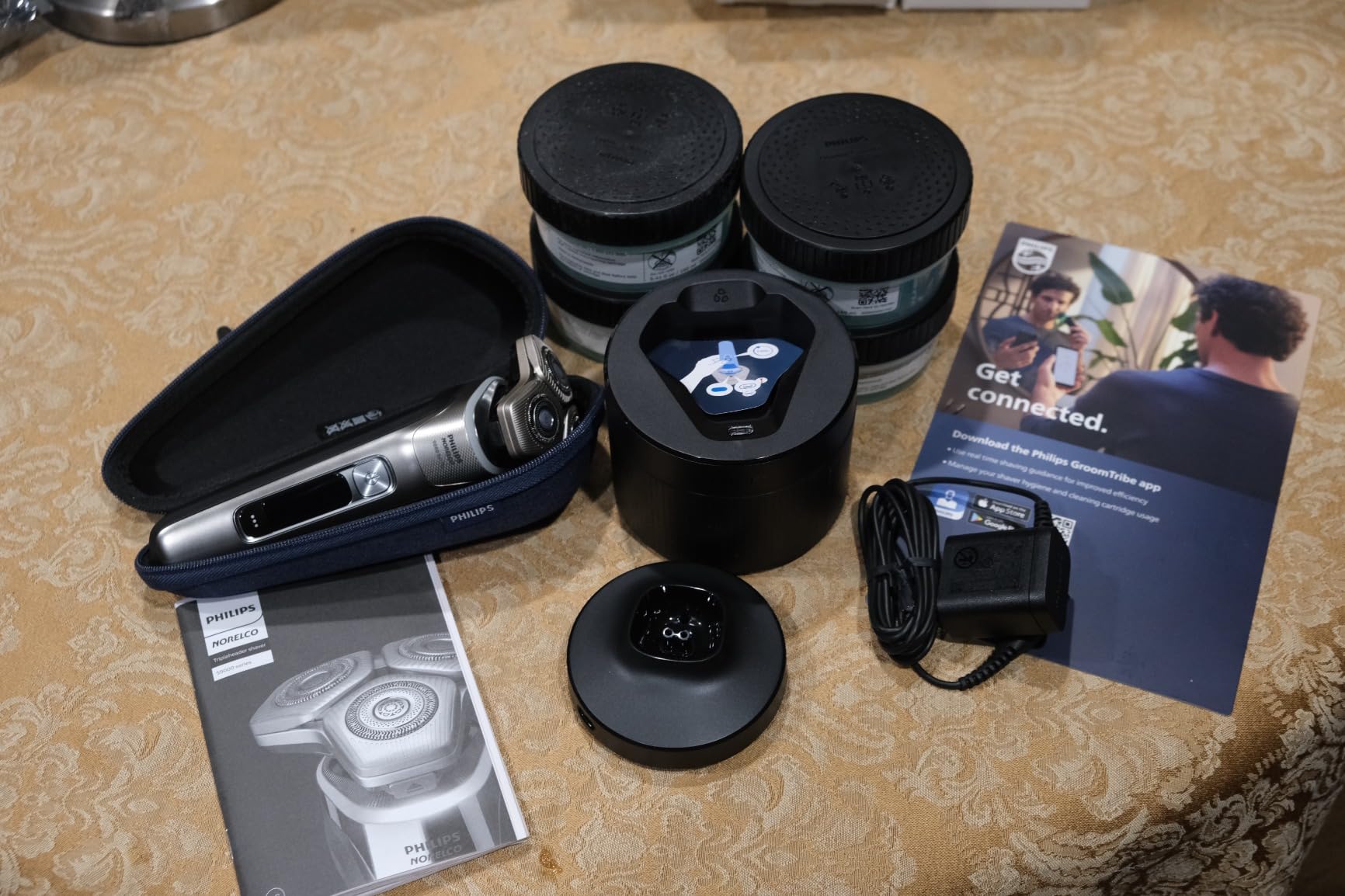 Philips Norelco 9000 Electric Shaver, Space Grade Edition customer photo 2
