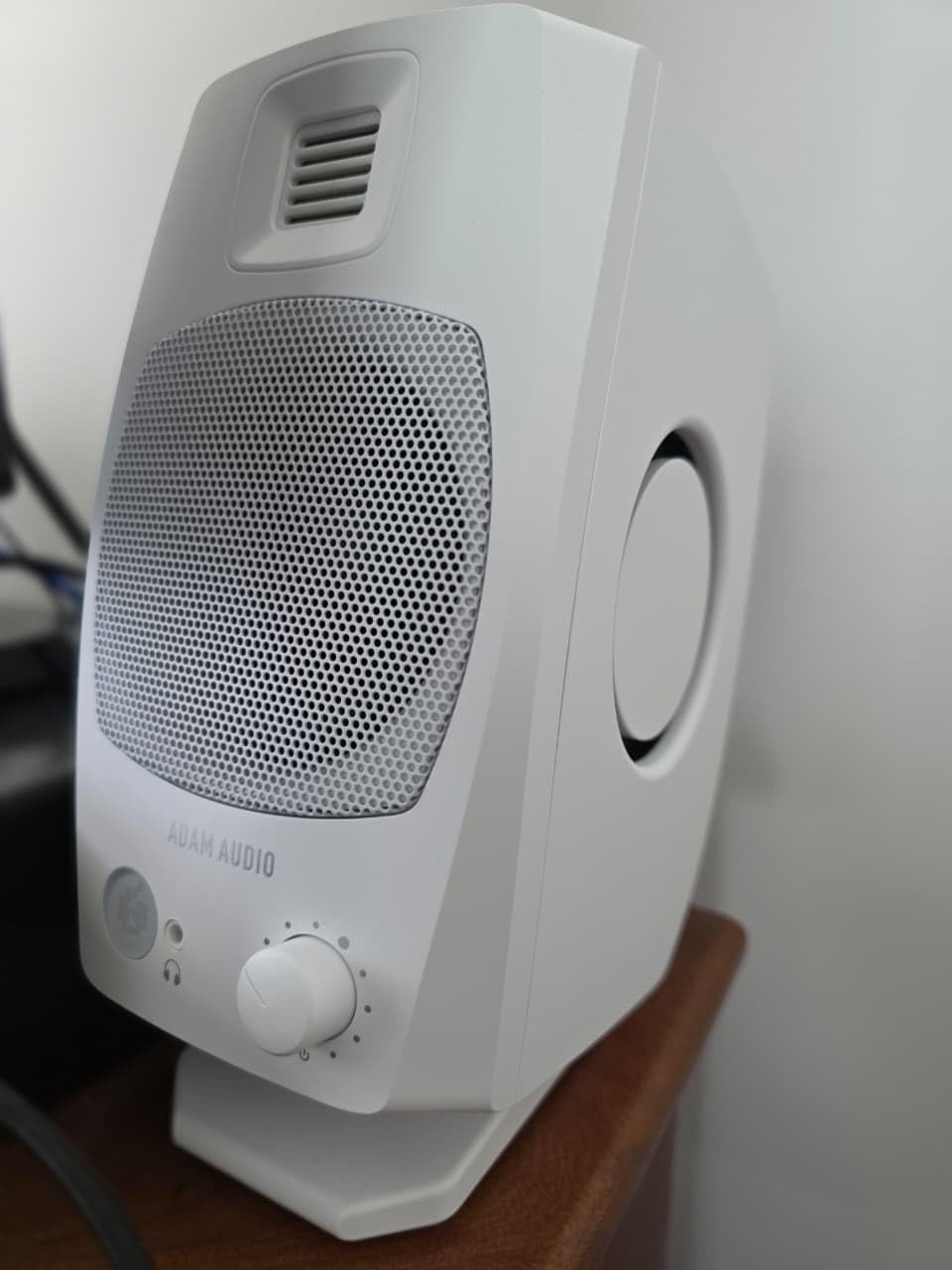 ADAM Audio D3V Active Desktop Studio Monitor Speakers - Black customer photo 2