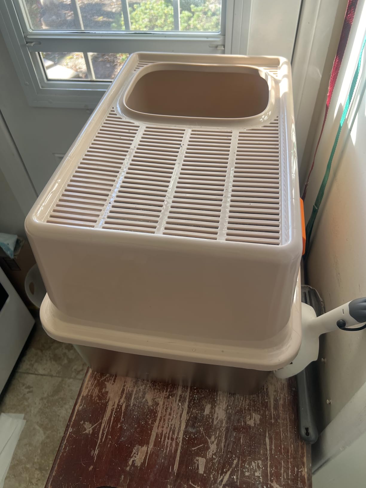 MEEXPAWS Stainless Steel Cat Litter Box Top Entry XL Large with Lid, 8'' High Side Metal Cat Litter Box for Big Cats, Top Cover with Slot, Non-Stick, Easy Clean, Include Litter Scoop customer photo 1