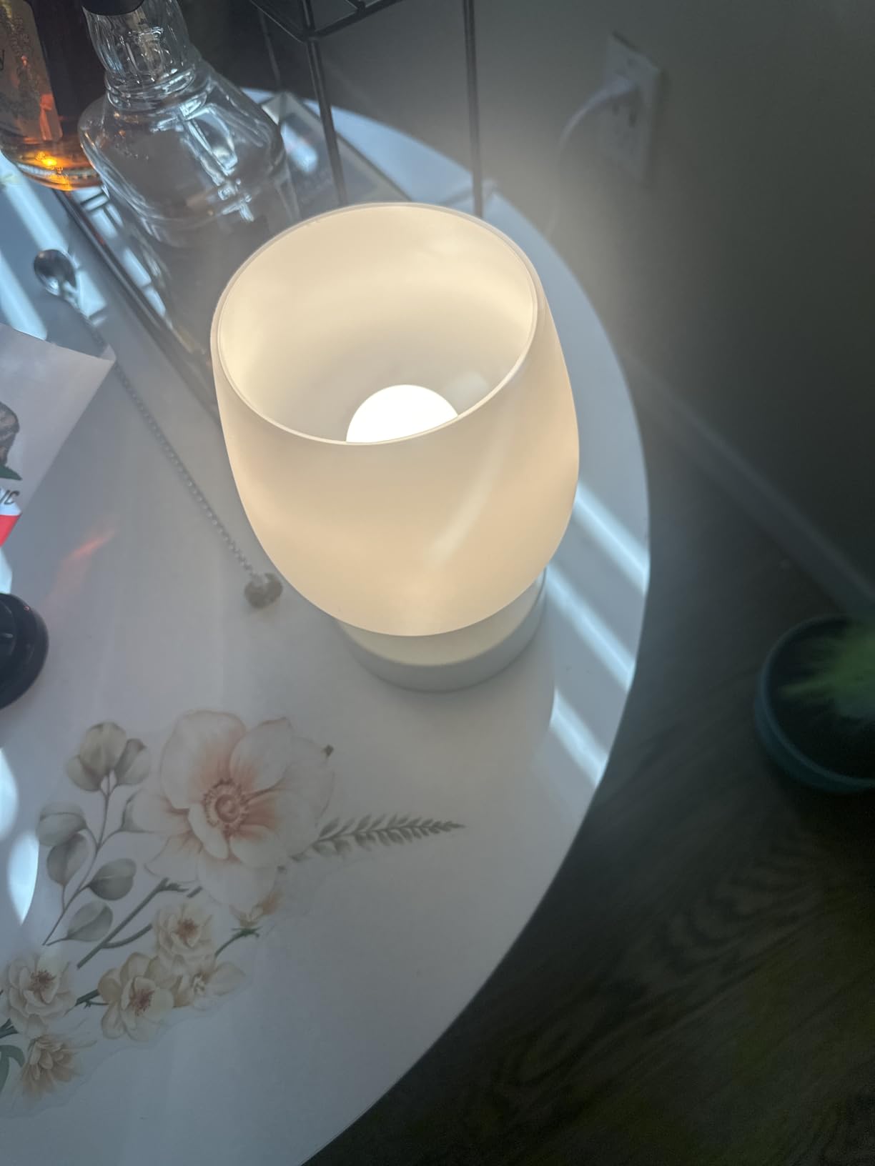 Seealle Small Touch Table Lamp for Nightstand, 3 Way Dimmable Bedside Lamp customer photo 2