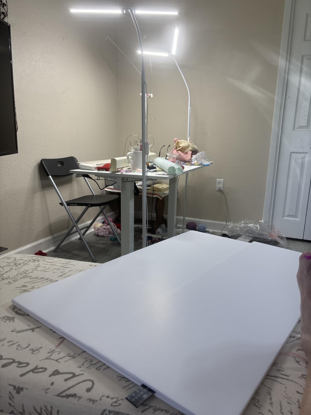 YDN 40 x 24 Inch White Electric Standing Desk customer photo 2