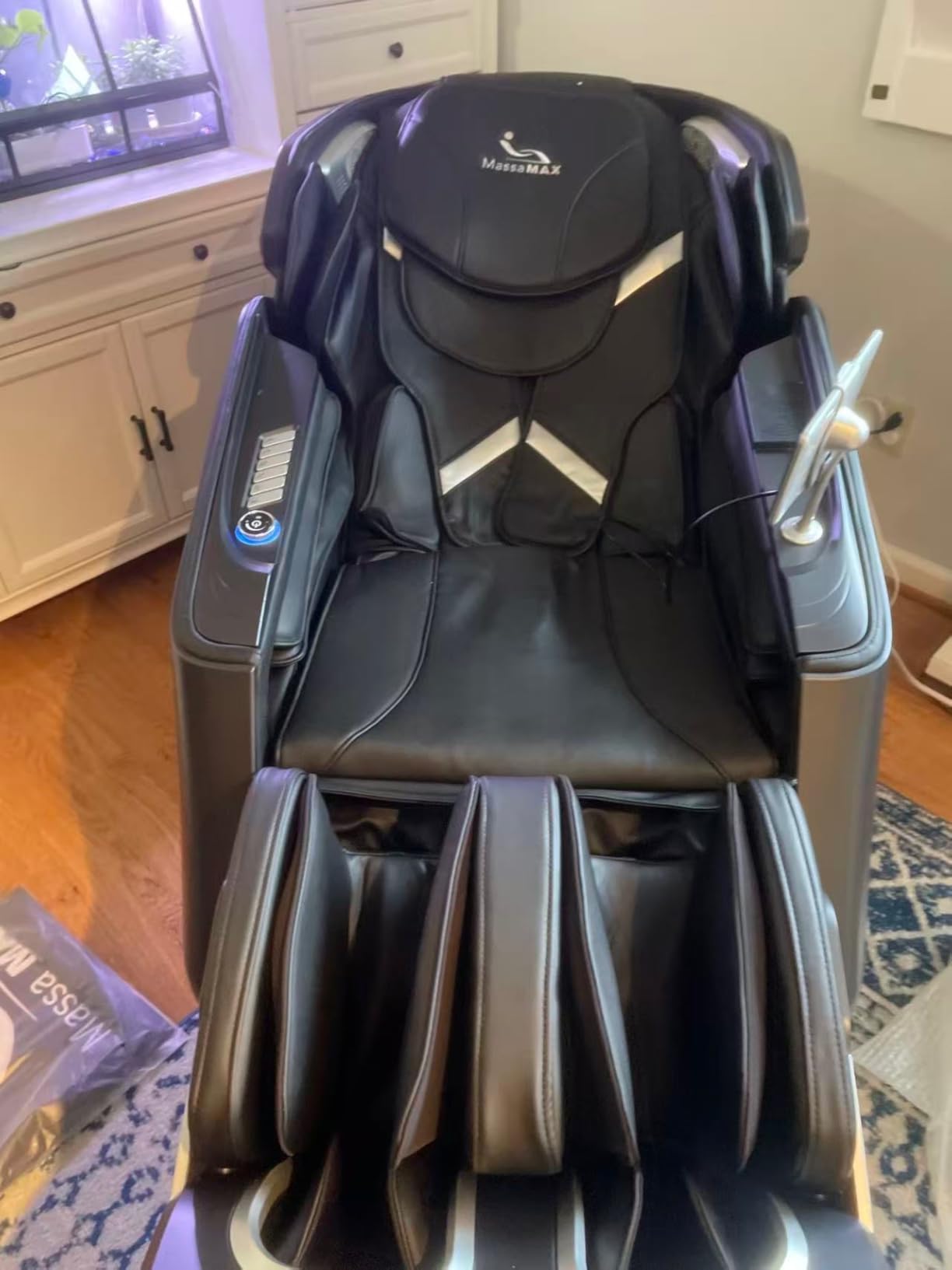MassaMAX A675 4D Full Body Massage Chair, 172° Flex-SL Track, Calf Kneading customer photo 1