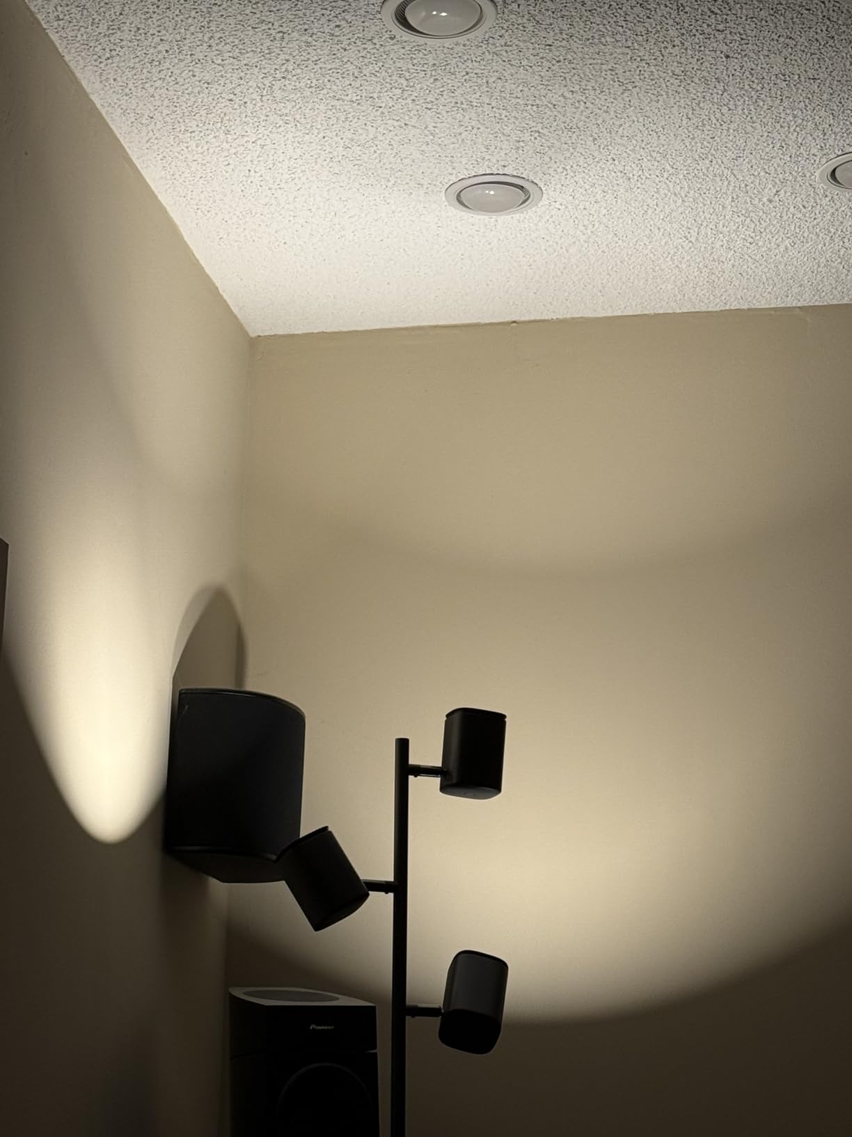 Govee Tree Floor Lamp with 3 Rotatable Lights, Compatible with Matter customer photo 2