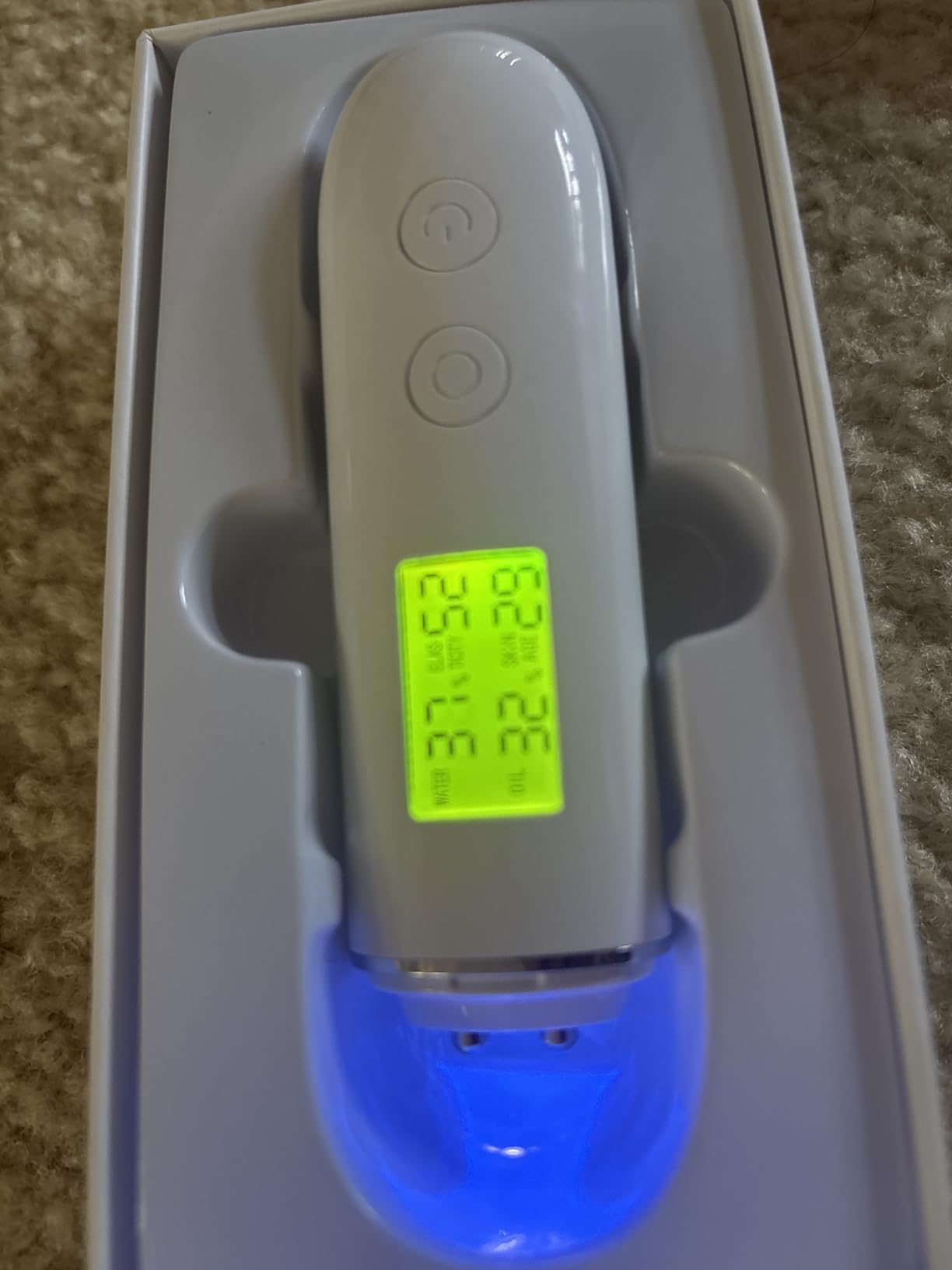 Professional Skin Moisture Tester, Digital Facial Oil Detector, High Precision Skin Hydration Analysis Meter, Hydration monitor,Portable Skin Analyzer with LCD Display & Fluorescent Agent Detection customer photo 1