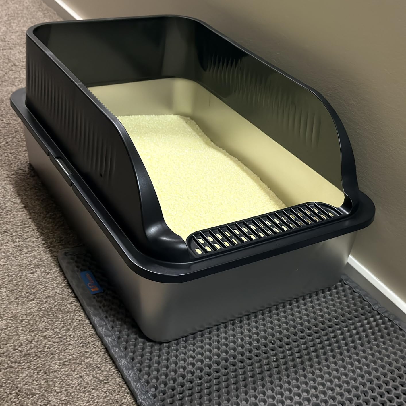 Extra Large Stainless Steel Litter Box with Lid, XL Odor Free Metal Litter Box with High Sides for Big Cats, Open Top Easy Cleaning Kitty Box Anti-Urine Leakage, Non-Sticky, Include Scoop, Black customer photo 2