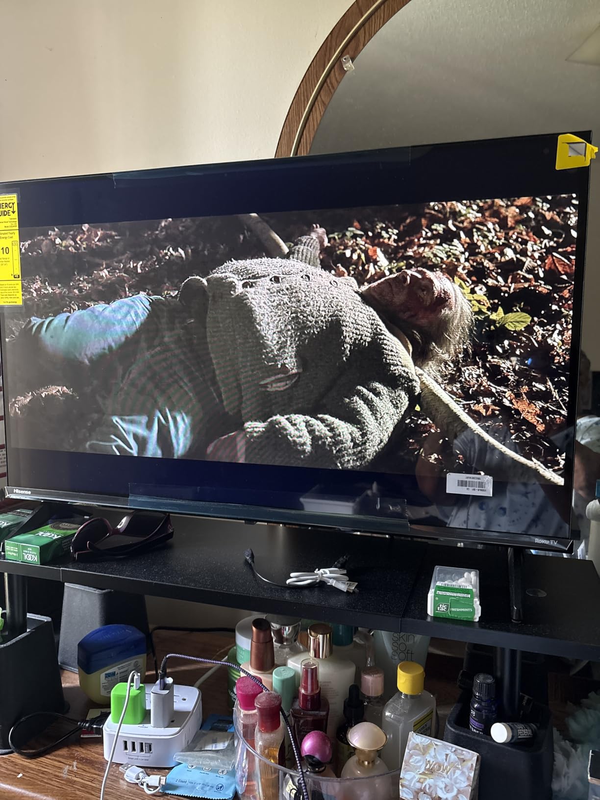 Hisense 40-Inch QD4SR Roku TV customer photo 1