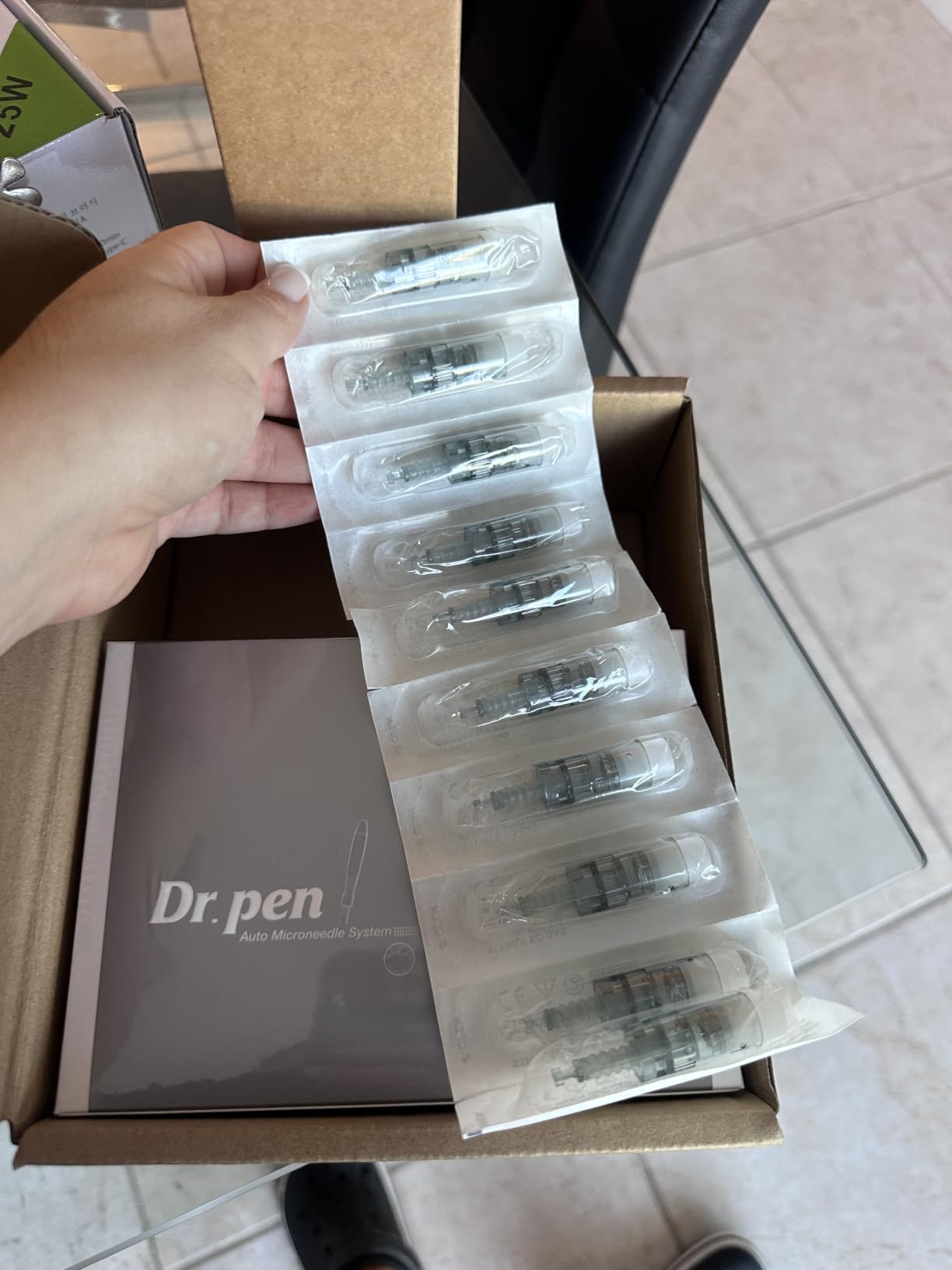 Dr Pen M8 Microneedle Derma Roller Pen for Women Men Skin Home Travel Use with 20 pcs replacement, 0.25mm Microneedling Kit for Skin customer photo 2