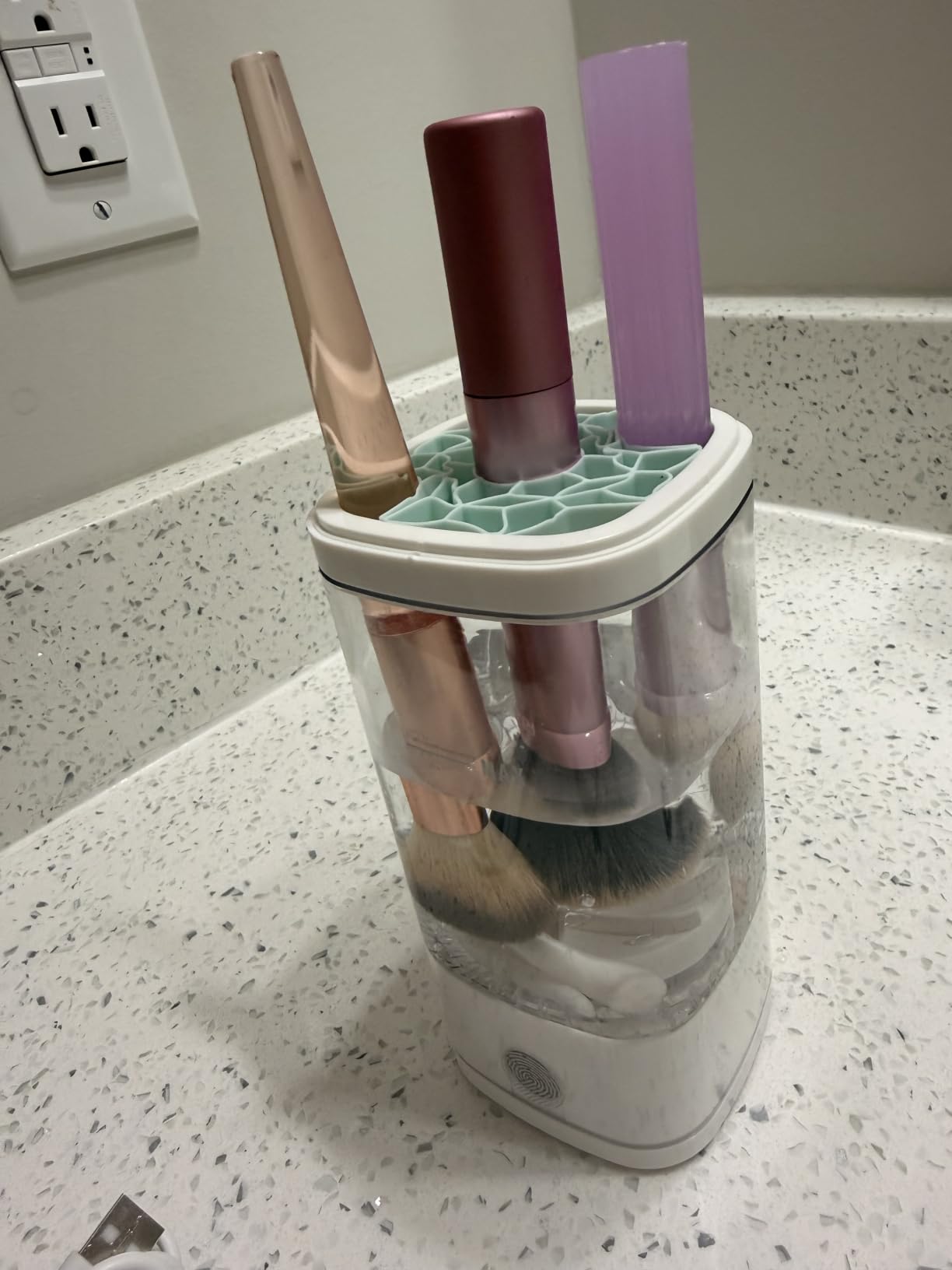 Electric Makeup Brush Cleaner Machine, Multi-Functional Cosmetic Brush Cleaner with Dryer Holder, Portable Automatic Makeup Brush Cleaning Tool Type-C Charging customer photo 2