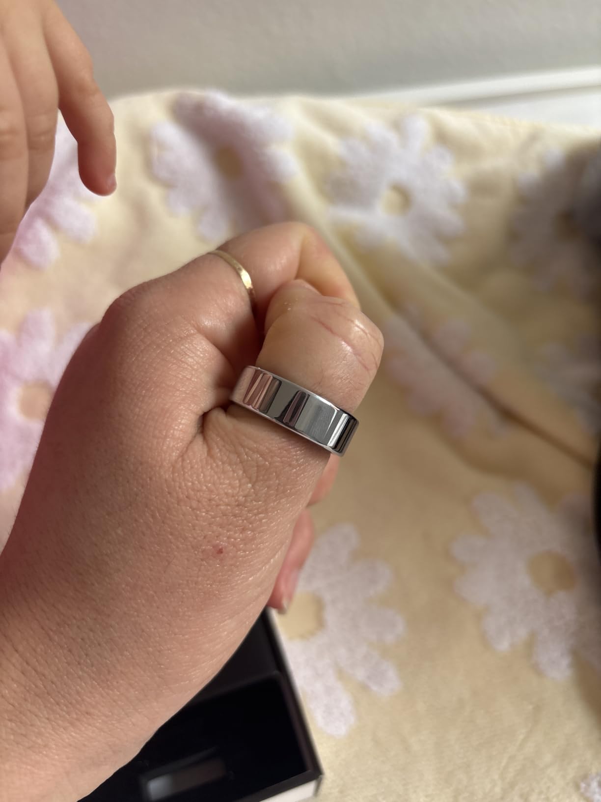 Smart Ring Health Tracker for Women Men, Sleep Exercise Health Monitoring Wearable Ring, Real‑Time Tracking, iOS/Android Compatible, IP68 Waterproof, No Subscription, 5‑Day Battery (Rose Gold, 7) customer photo 1